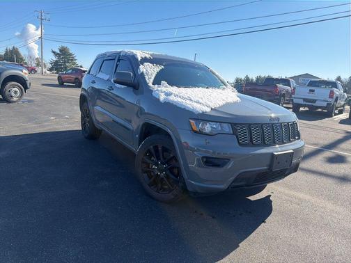 Sting Gray Clearcoat 2021 Jeep Grand Cherokee Laredo X