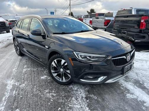 2018 Buick Regal TourX Essence