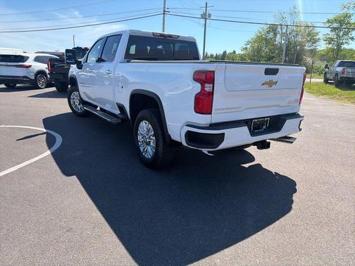 Summit White 2023 Chevrolet Silverado 2500 High Country