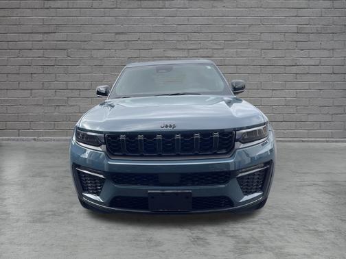 Steel Blue 2027 Jeep Grand Cherokee Limited Reserve 4x4