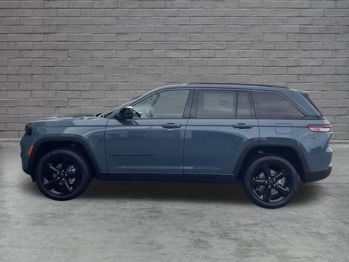 Steel Blue 2027 Jeep Grand Cherokee Limited Reserve 4x4