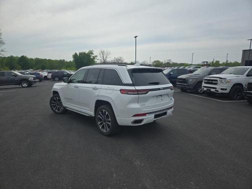 2022 Jeep Grand Cherokee Overland
