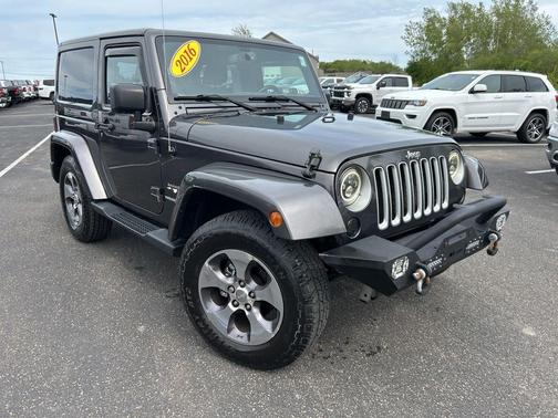 Granite Crystal Clearcoat Metallic 2016 Jeep Wrangler Sahara
