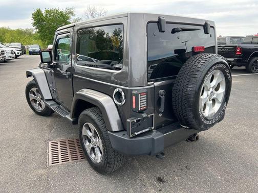 Granite Crystal Clearcoat Metallic 2016 Jeep Wrangler Sahara