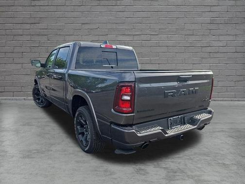 Granite Crystal Clearcoat Metallic 2026 RAM 1500 Big Horn/Lone Star