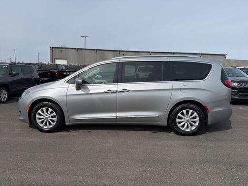 2019 Chrysler Pacifica Touring-L