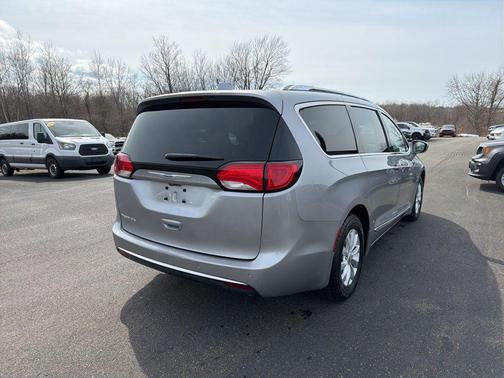 2019 Chrysler Pacifica Touring-L