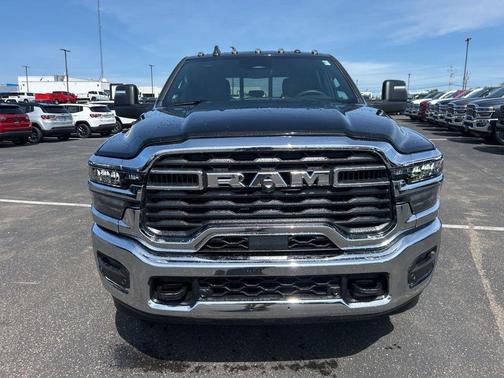 Diamond Black 2026 RAM 3500 Tradesman