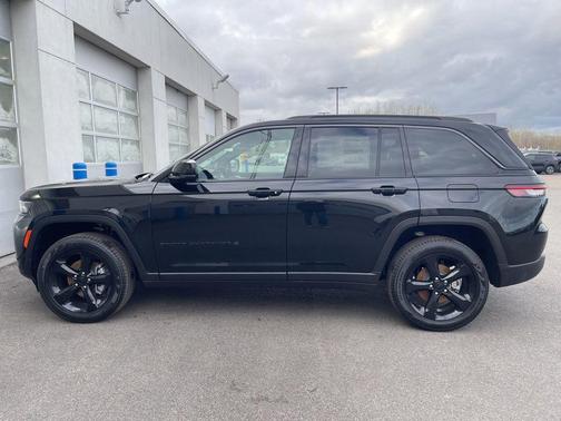 Diamond Black 2026 Jeep Grand Cherokee Limited