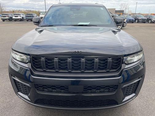 Diamond Black 2026 Jeep Grand Cherokee Limited