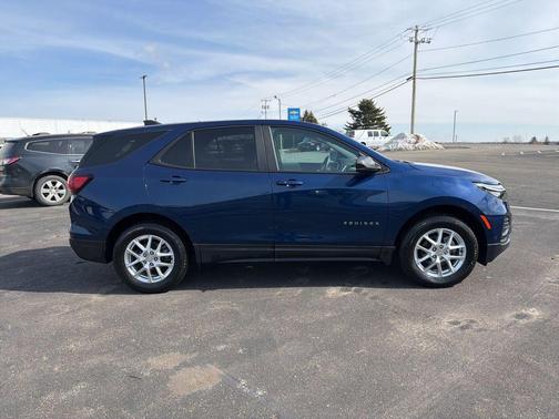 2023 Chevrolet Equinox LS