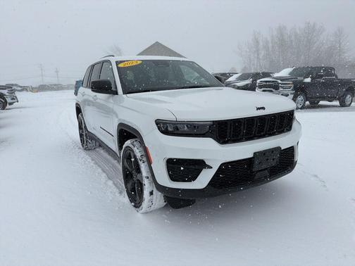2023 Jeep Grand Cherokee Altitude