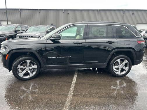 Diamond Black 2026 Jeep Grand Cherokee Limited