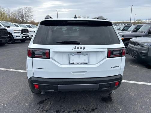 Bright White Clearcoat 2026 Jeep Cherokee LAREDO/LIMITED