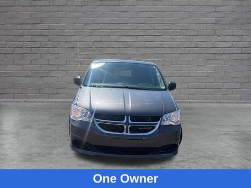 Granite Crystal Clearcoat Metallic 2017 Dodge Grand Caravan SE