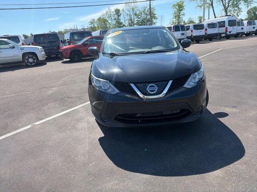 Magnetic Black 2018 Nissan Rogue Sport S