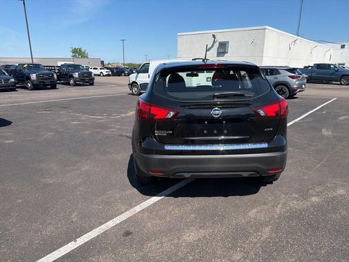 Magnetic Black 2018 Nissan Rogue Sport S