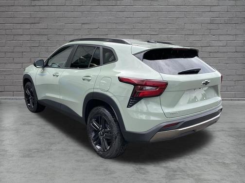 Cacti Green 2026 Chevrolet Trax ACTIV