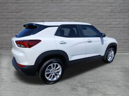Summit White 2026 Chevrolet Trailblazer LS
