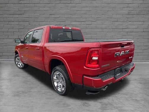 Molten Red Pearlcoat 2026 RAM 1500 Big Horn/Lone Star