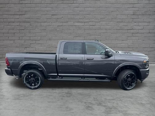 Granite Crystal Metallic Clearcoat 2027 RAM 2500 Laramie