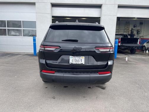 2023 Jeep Grand Cherokee L Laredo