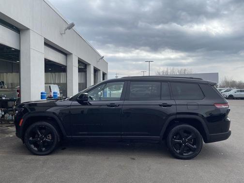 2023 Jeep Grand Cherokee L Laredo