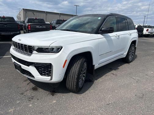Bright White Clearcoat 2026 Jeep Grand Cherokee Summit