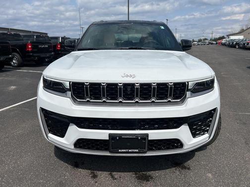 Bright White Clearcoat 2026 Jeep Grand Cherokee Summit