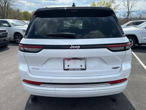 Bright White Clearcoat 2026 Jeep Grand Cherokee Summit