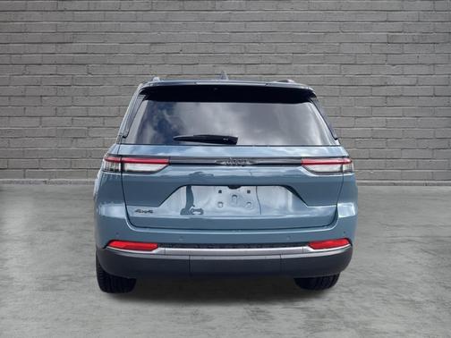 Steel Blue 2027 Jeep Grand Cherokee Limited Reserve 4x4