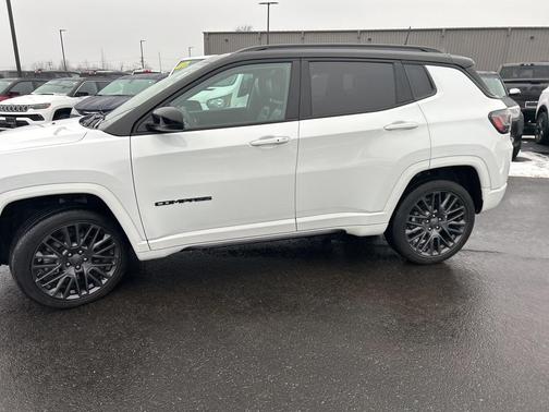 2023 Jeep Compass Altitude