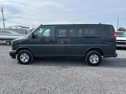 2017 Chevrolet Express 2500 LS