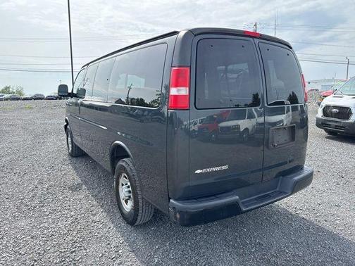 2017 Chevrolet Express 2500 LS