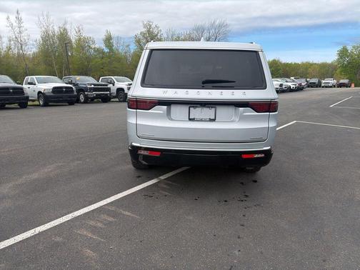 Silver Zynith 2022 Jeep Wagoneer Series II