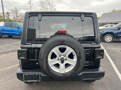 Black Clearcoat 2018 Jeep Wrangler Unlimited Sport