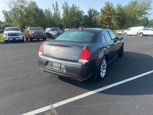 2017 Chrysler 300C Platinum