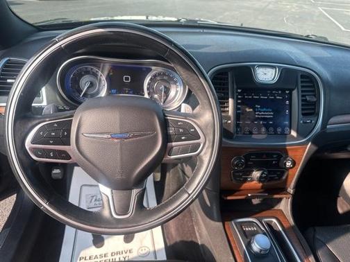 2017 Chrysler 300C Platinum