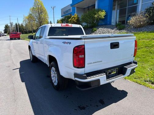Summit White 2022 Chevrolet Colorado LT