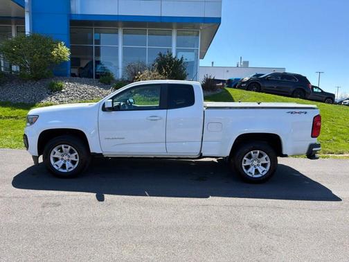 Summit White 2022 Chevrolet Colorado LT