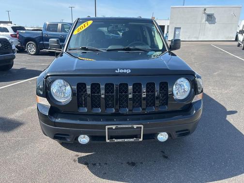 Black Clearcoat 2017 Jeep Patriot Sport