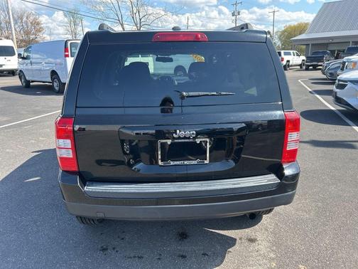 Black Clearcoat 2017 Jeep Patriot Sport