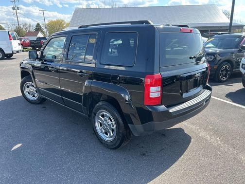 Black Clearcoat 2017 Jeep Patriot Sport