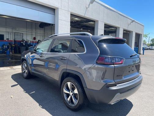 Granite Crystal Clearcoat Metallic 2019 Jeep Cherokee Limited