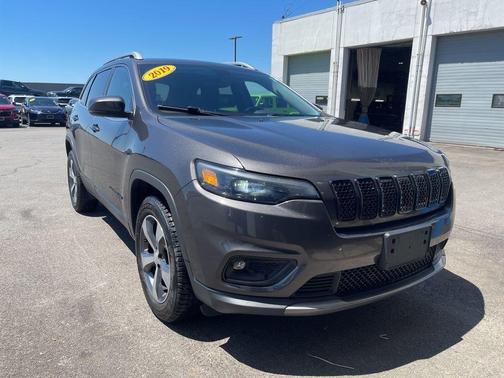 Granite Crystal Clearcoat Metallic 2019 Jeep Cherokee Limited