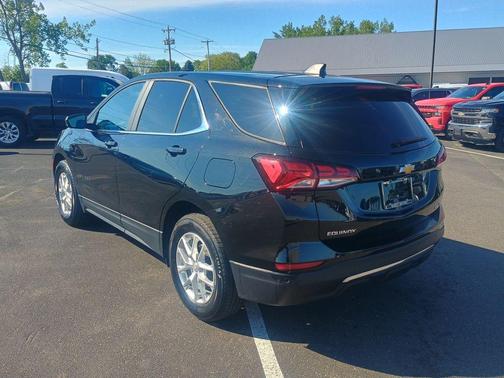 Mosaic Black Metallic 2024 Chevrolet Equinox LT