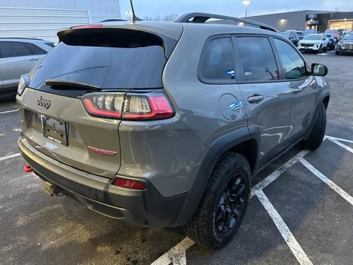 2022 Jeep Cherokee Trailhawk