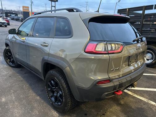 2022 Jeep Cherokee Trailhawk