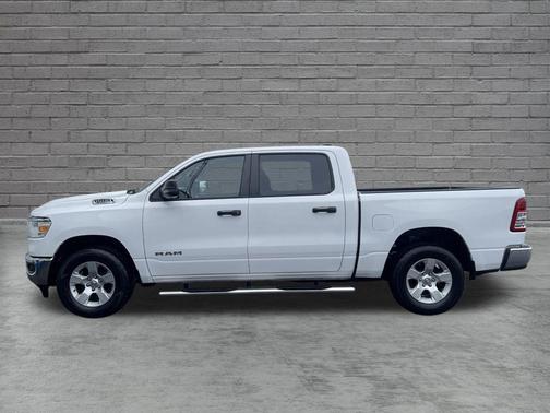 Bright White Clearcoat 2023 RAM 1500 Big Horn