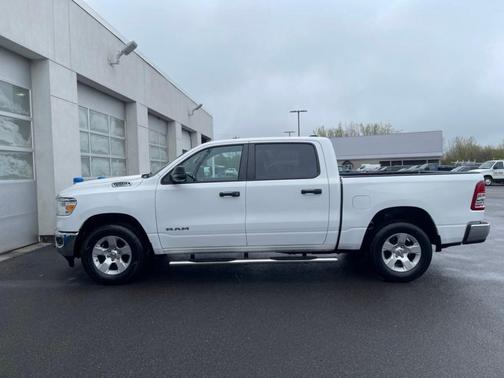 Bright White Clearcoat 2023 RAM 1500 Big Horn
